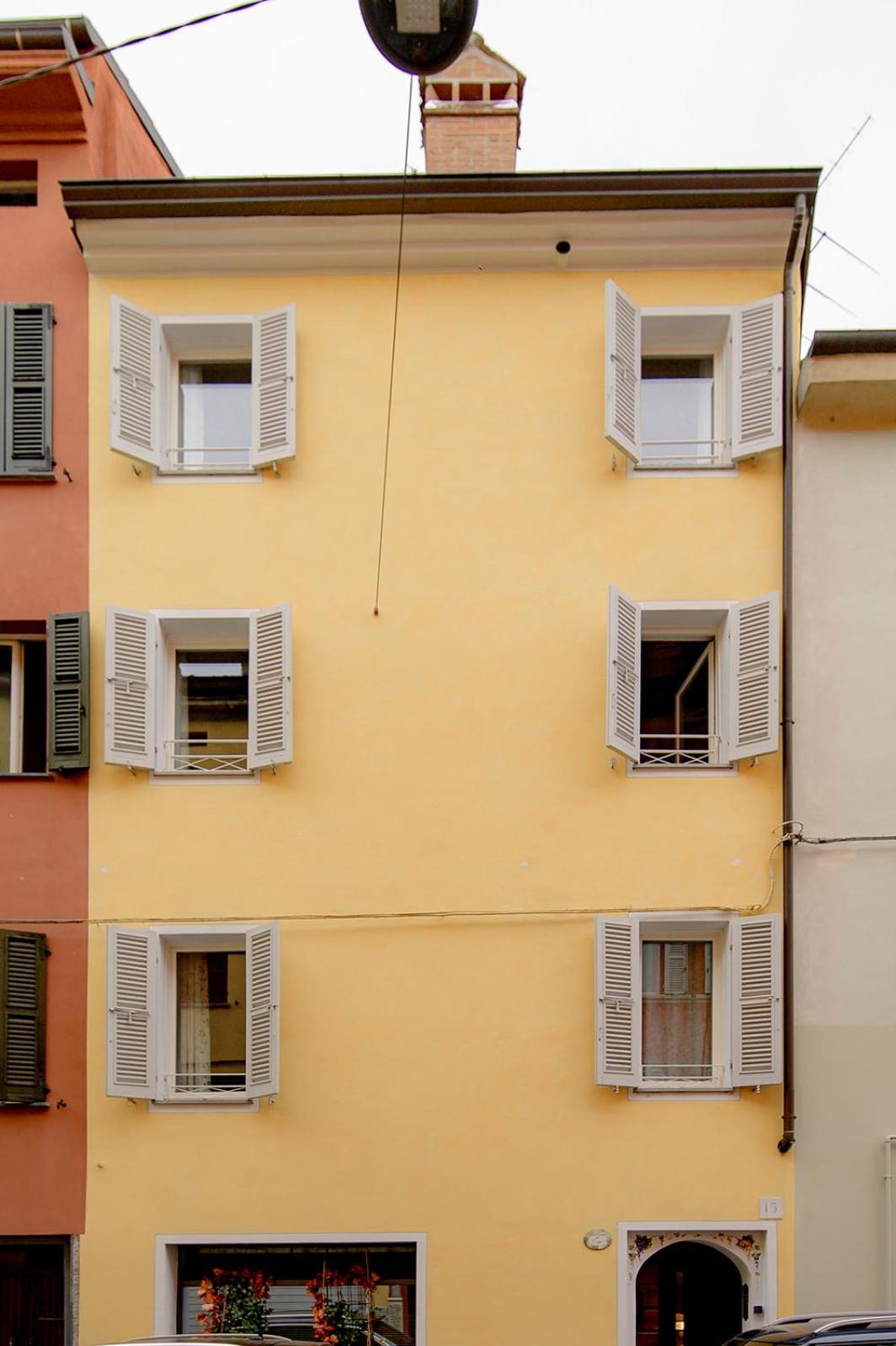 La Casa Del Vino Apartment Parma Luaran gambar